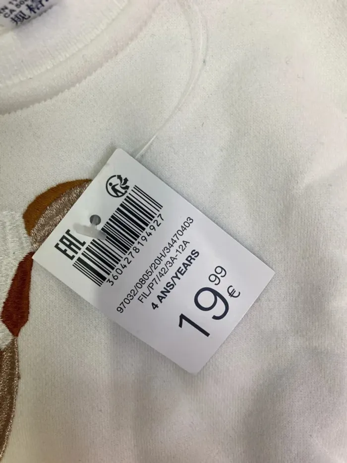 Sweat fille - chaud - blanc - neuf - Okaïdi - Taille 4 ans - photo numéro 2