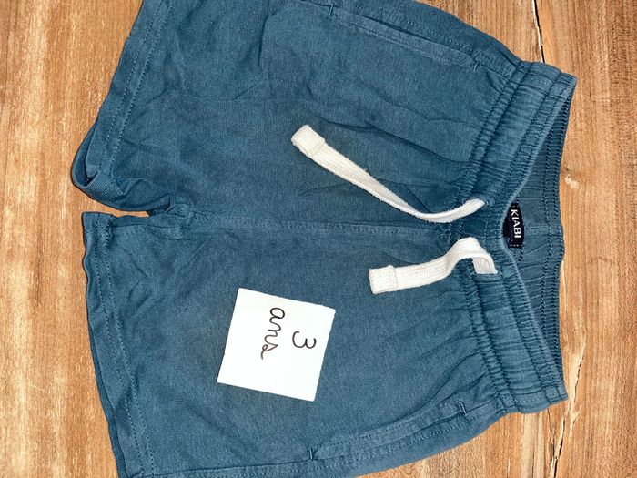Short 3 ans