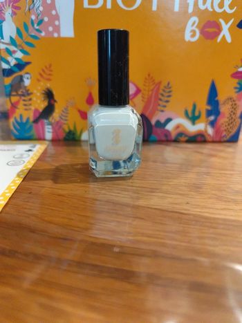 Vernis vegan blanc cassé