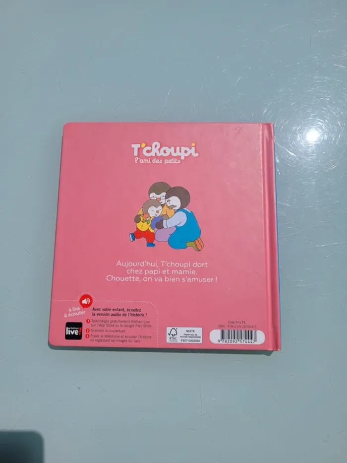 Livre T'choupi : à lire et à écouter, tome 48 🧓 T'choupi dort chez papi et mamie 👵 82 - photo numéro 4