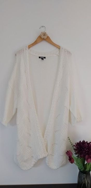 Joli cardigan créme
