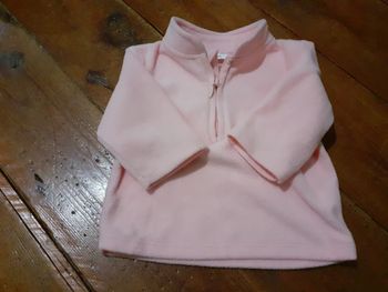 Pull polaire rose
