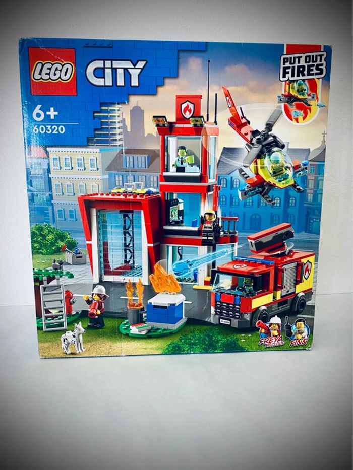 LEGO City 60320 - La Caserne des Pompiers - Neuf et Scellé