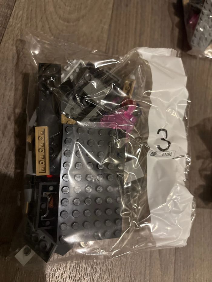 Lego Ninjago en vrac avec boites et pièces manquantes dans les deux boîtes. Les sachets sont ouverts - photo numéro 7