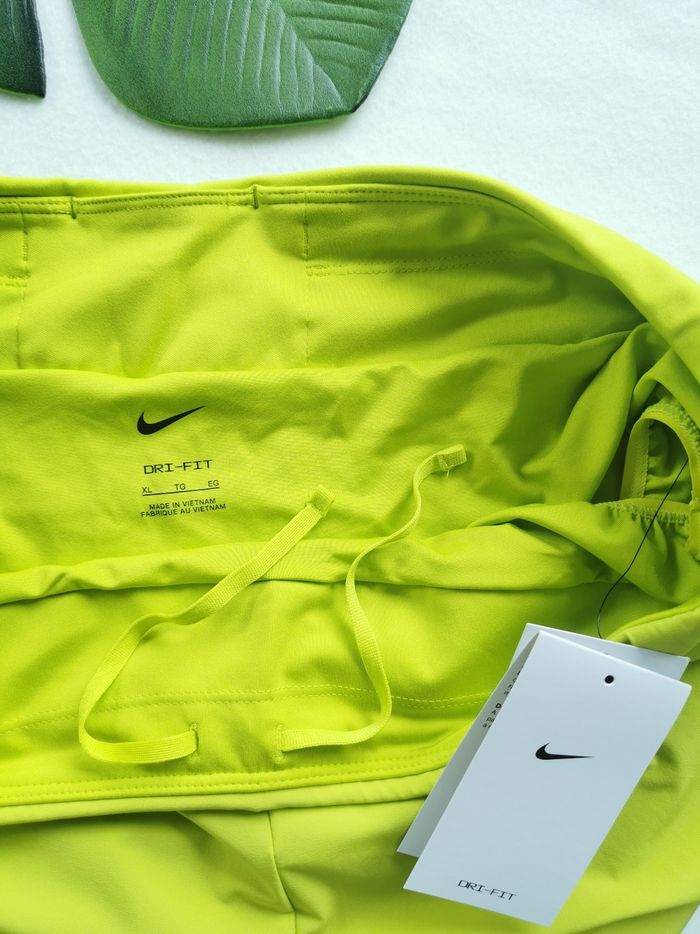 Short de training vert anis Nike Taille XL - photo numéro 2