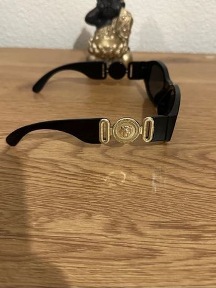 Lunette de soleil - photo numéro 4