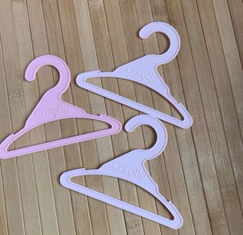 Cintres ma corolle poupées et poupons.