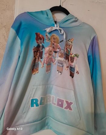 Pull fille roblox 
