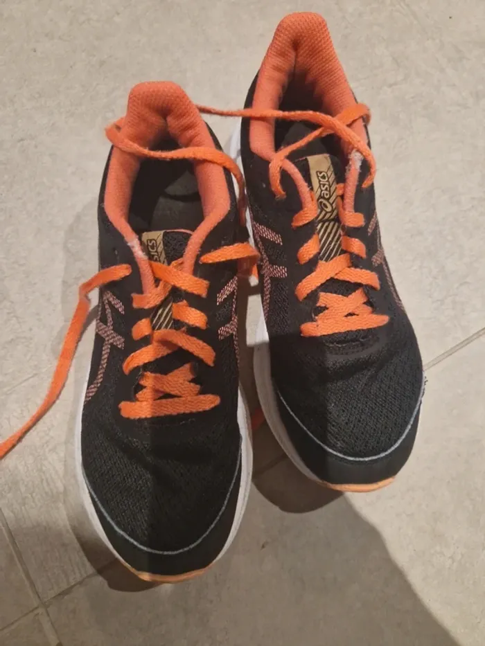 Basket asics noir et corail taille 35.5 - photo numéro 3