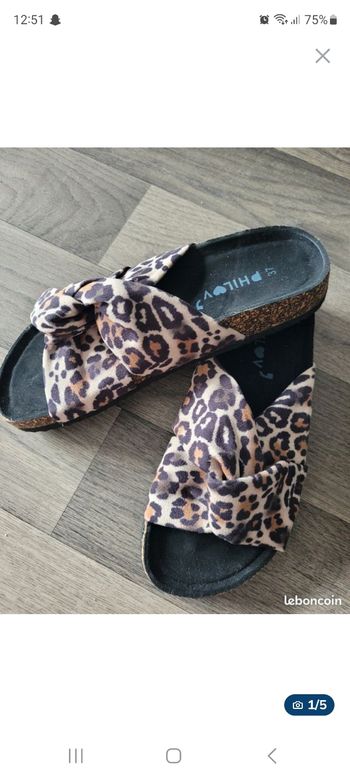 Paire de claquettes modéle Léopard-Pointure 37