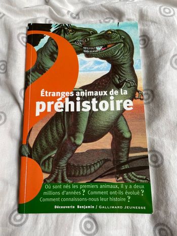 Livre étranges animaux de la préhistoire