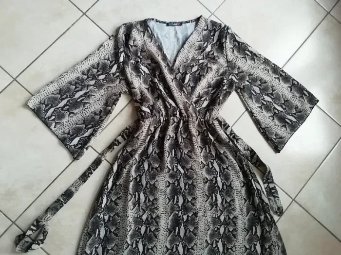 Longue Robe Manches longues Made In Italy Taille XS - XS/S Neuve!! - photo numéro 2