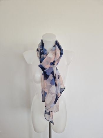 Foulard femme motif tâches