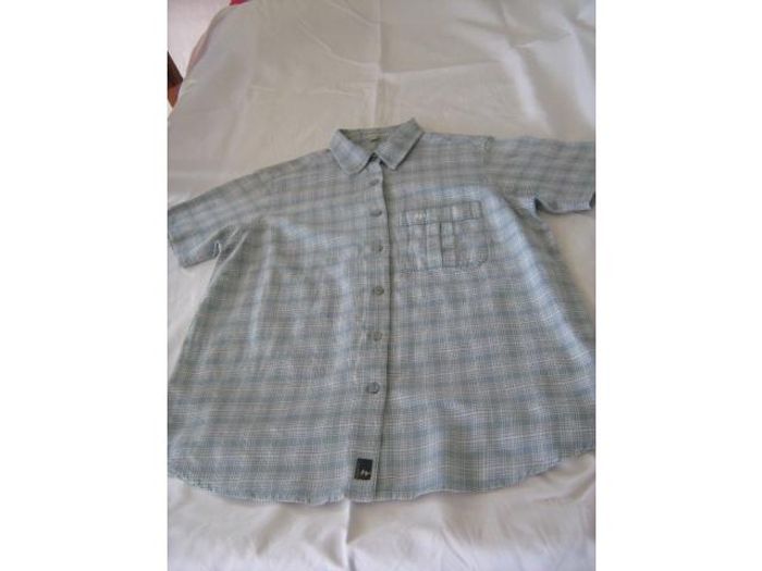 Chemise à carreaux bleus