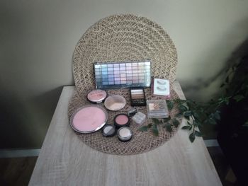 Gros lot de maquillage à 9€