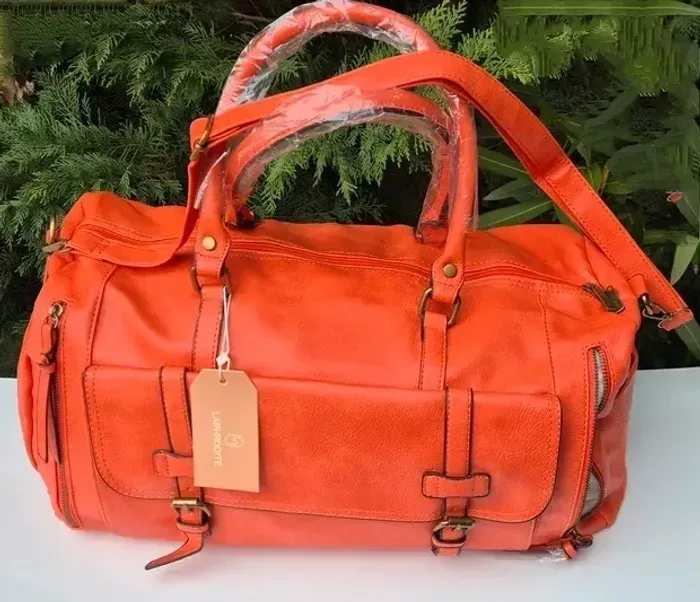 Sac orange neuf spacieux