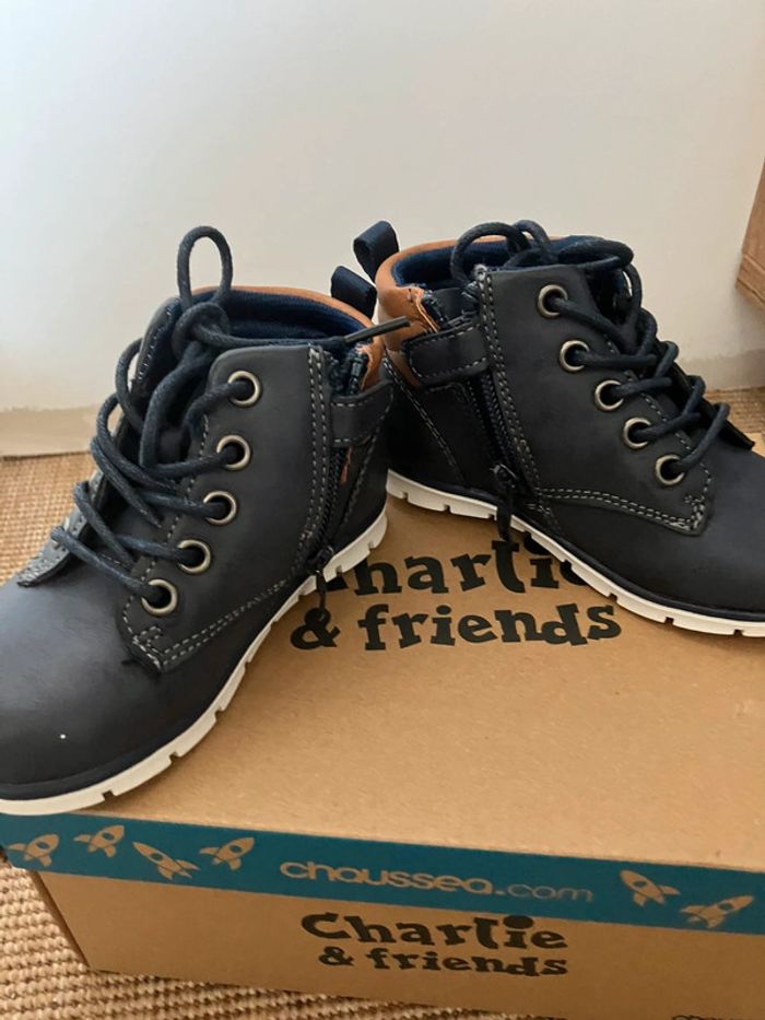 Chaussures enfant neuve Taille 22