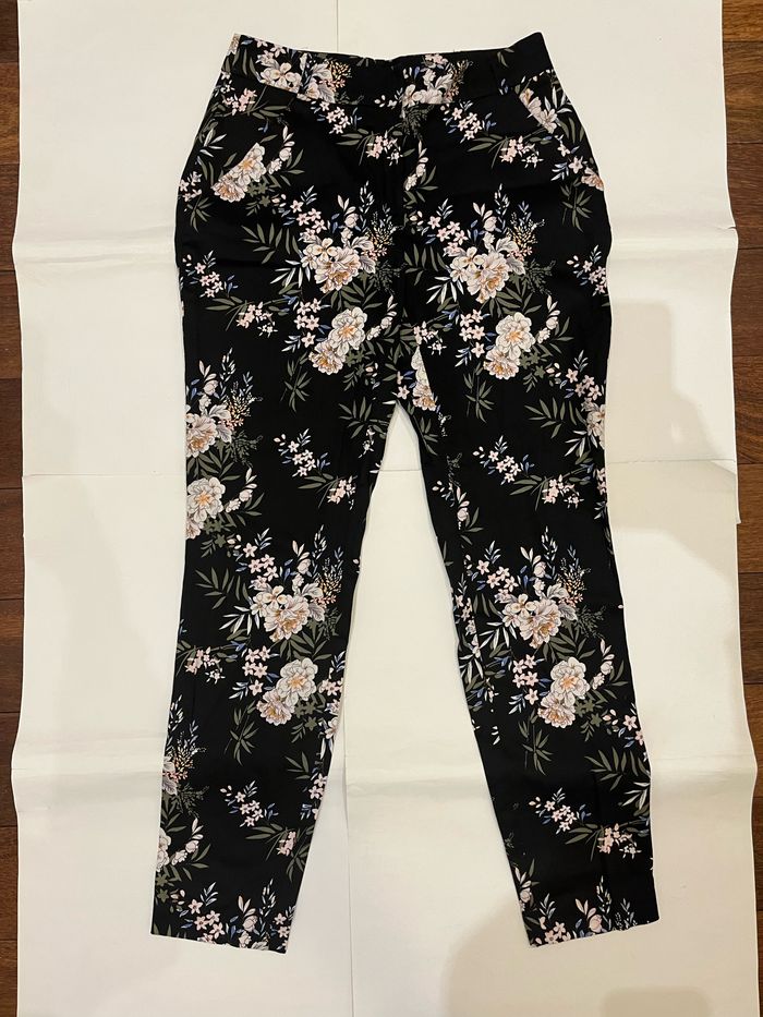 Pantalon fleuri noir taille S nam&co london
