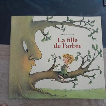 Grand album école des loisirs La fille de l'arbre