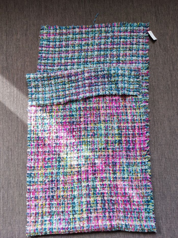 Très belle écharpe multicolore