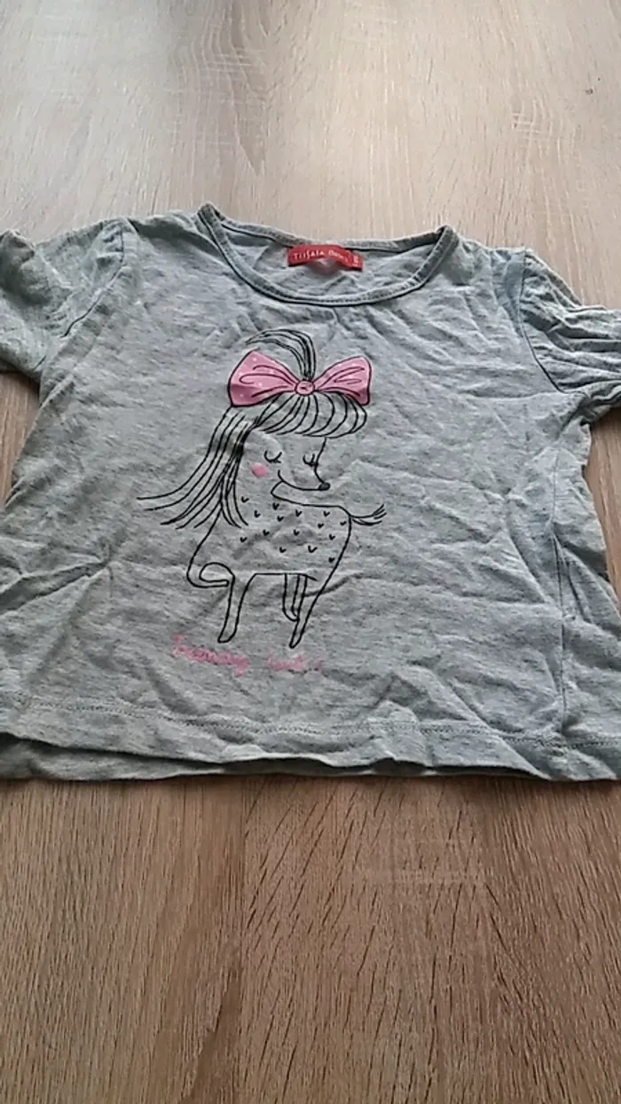 Tshirt manches longues Taille 3 ans