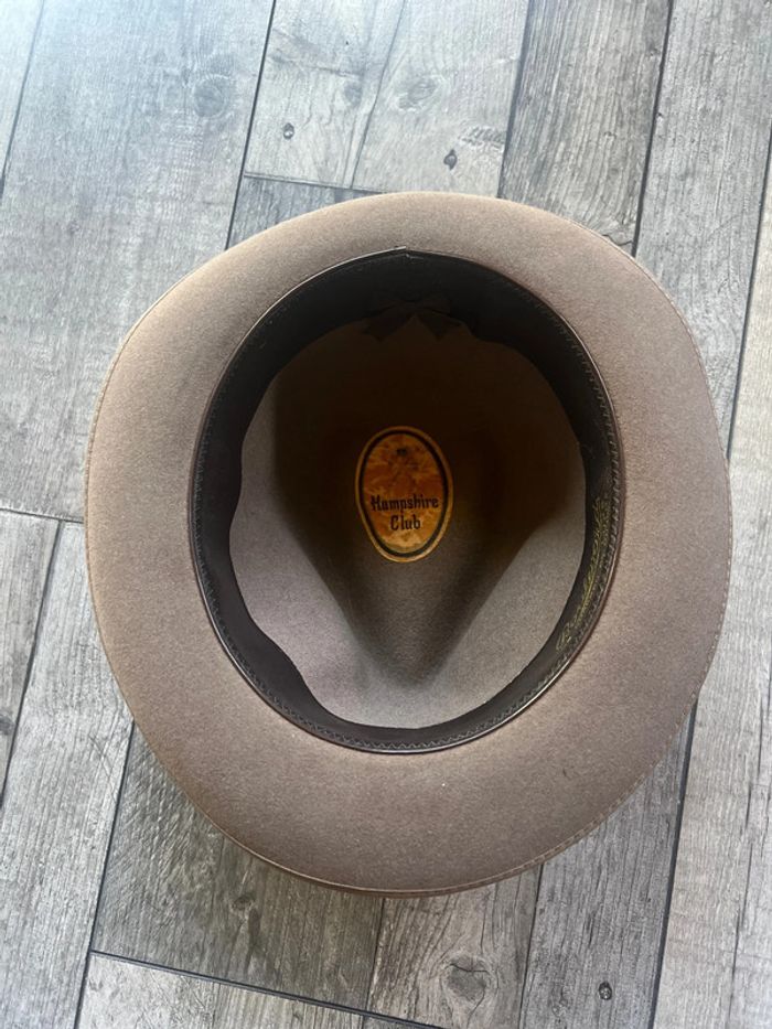 Chapeau vintage taille sur photo - photo numéro 5