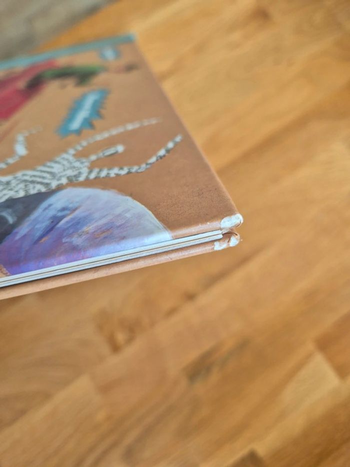 Livre tout froissé - photo numéro 3