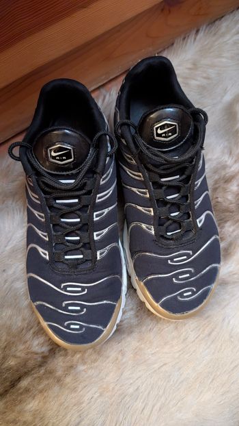 Wmns Air Max Plus 'Black Gold'
