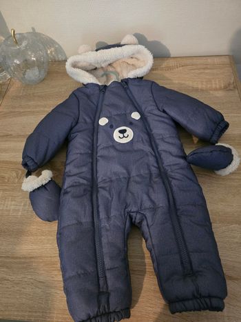 Combipilote taille 9mois en état neuf