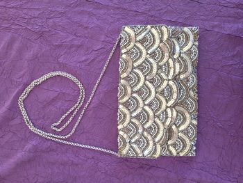 Sac à perles et paillettes doré et taupe