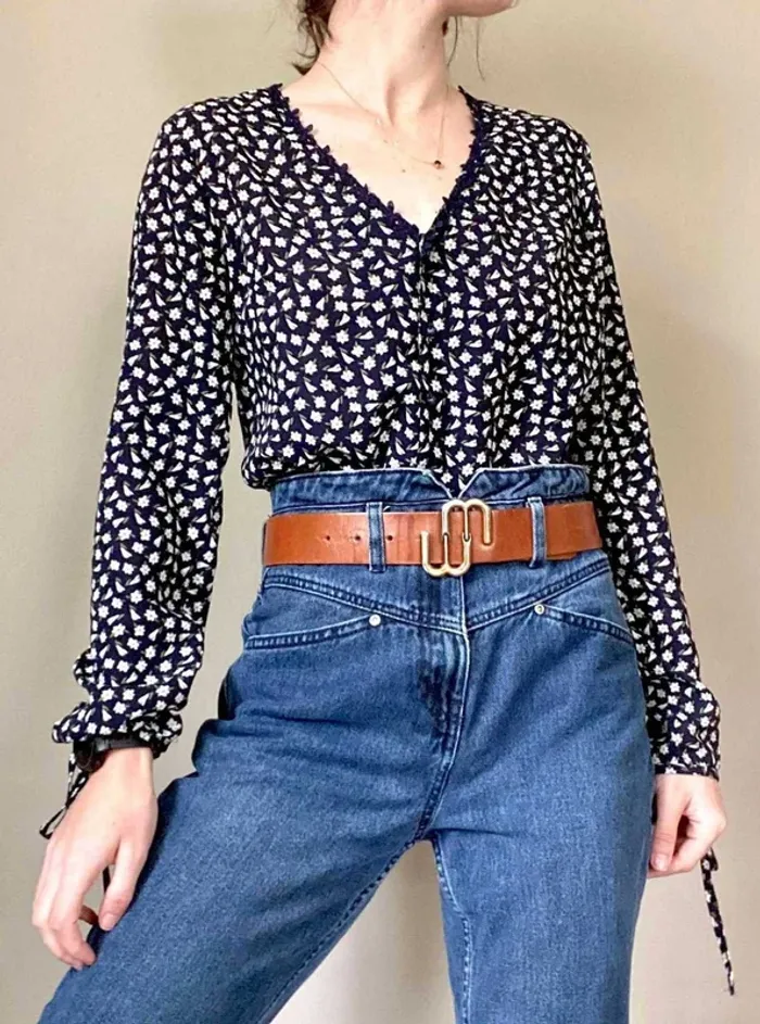 Blouse Cherry Paris en taille 1 avec de belles fleurs - photo numéro 2