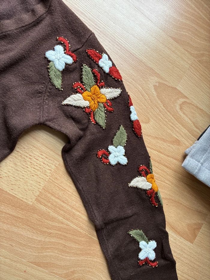 Pull avec broderies - photo numéro 2