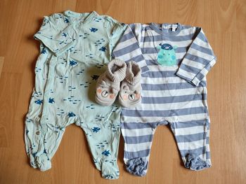 Lot de 2 pyjamas grenouillères légers Kiabi et In Extenso + chaussons en 3M