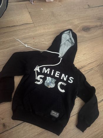 Pull taille 6 mais correspond plus à 3 ans