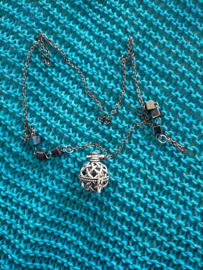 Collier support de bola