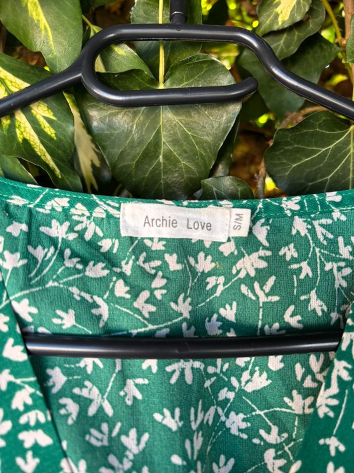 Petite robe verte à fleurs légère et fluide - photo numéro 4