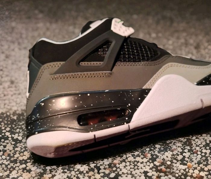Black friday Jordan 4 rétro   taille 42 neuve avec étiquettes 🏷 - photo numéro 9