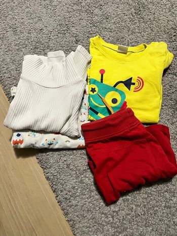 Lot de vêtements fille - 18mois à 24mois