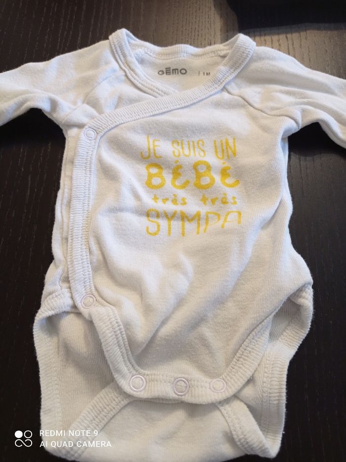 Lot de 3 Bodies 1 mois garçon très bon état - photo numéro 2
