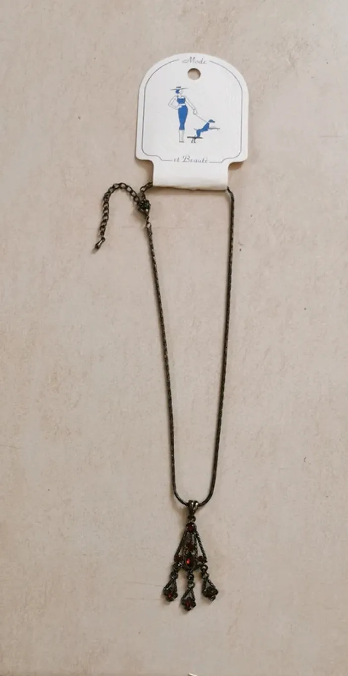 Collier vintage neuf rouge - photo numéro 2