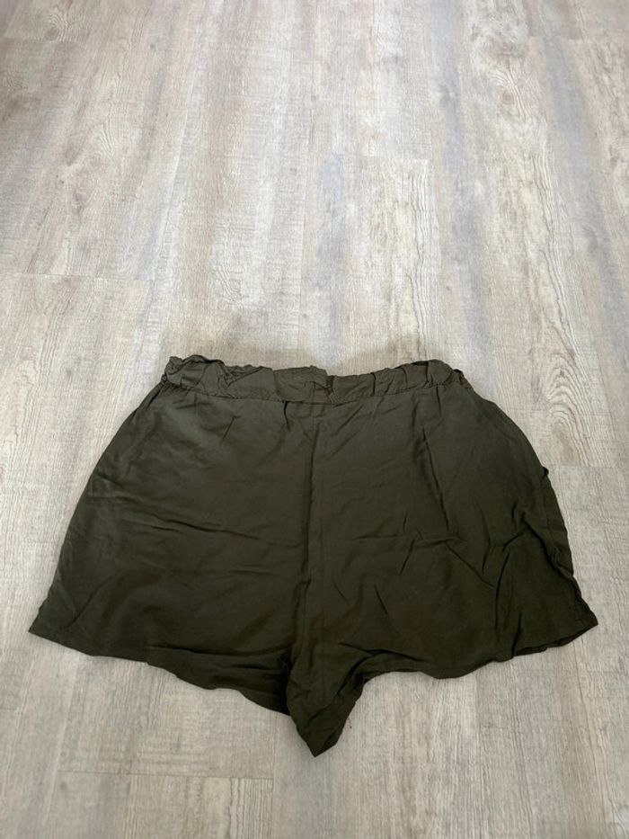 Short kaki Primark taille 38 - photo numéro 2