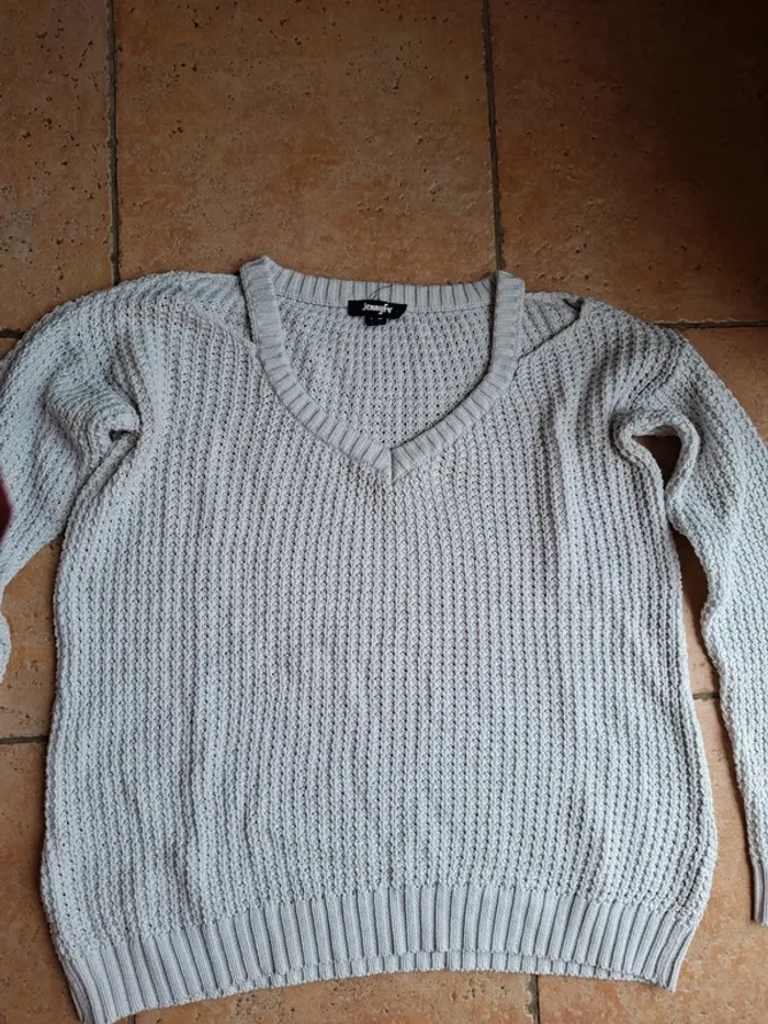 Pull à épaules dénudées - photo numéro 2