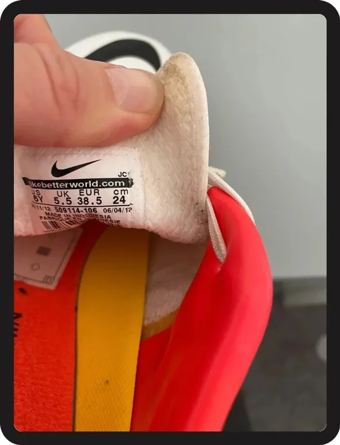 Nike Chaussures Football blanche & Rose Taille 38,5 - photo numéro 6