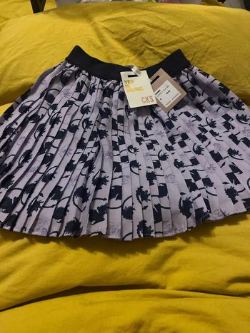 Très jolie jupe plissée fille 4 ans CKS