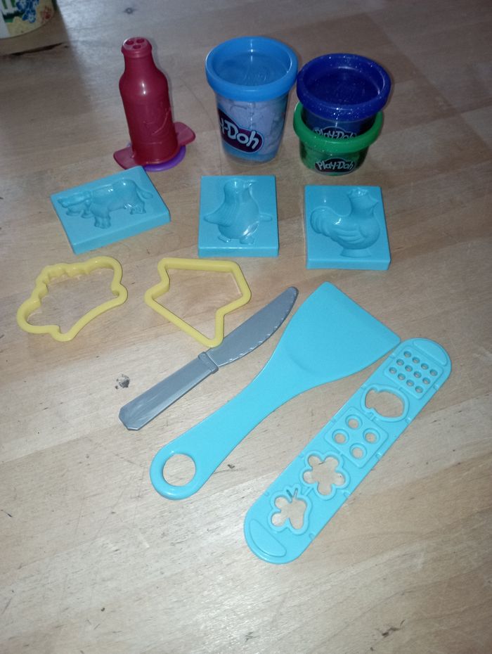 Lot de pâtes a modeler