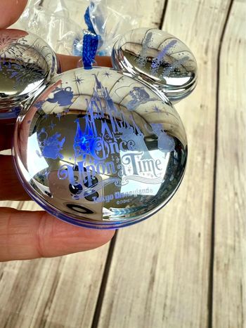 Tour de cou Tokyo Disney Resort Once Upon a Time  Pendentif lumineux