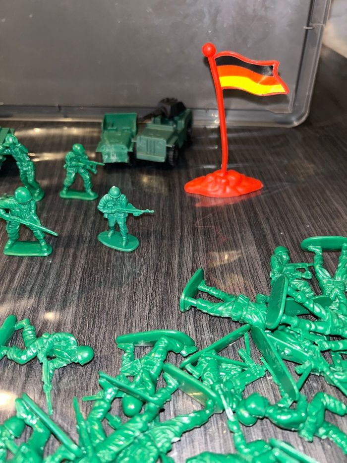 Petits soldats - photo numéro 2