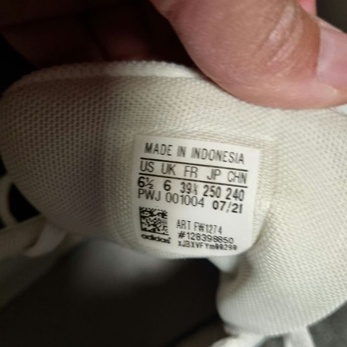 baskets ADIDAS tailke 39 . 5 - photo numéro 7