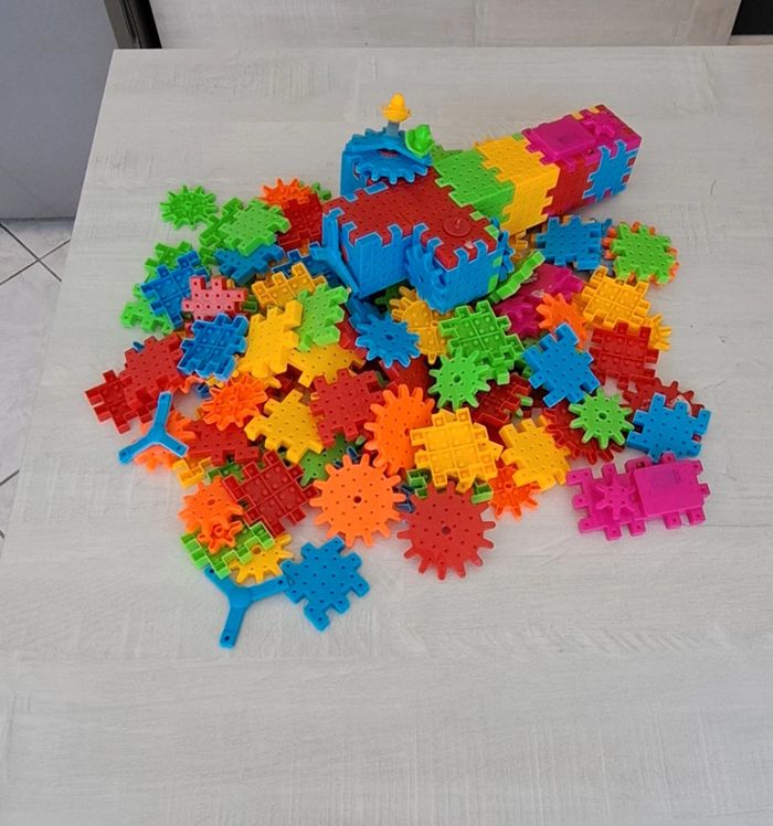 Lot 277 pièces construction engrenage - type Quercetti