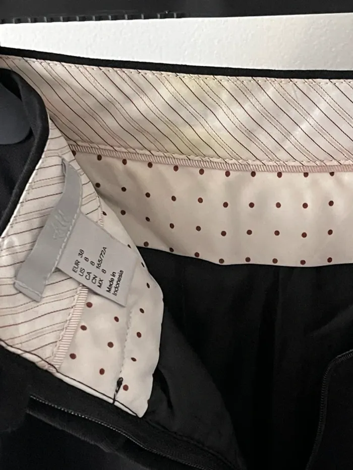 Jupe noire classique H&M taille 38 fendue style tailleur - photo numéro 8